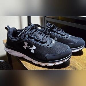 🖤 Under Armour Charged Assert Running Shoes – Black/White 🖤